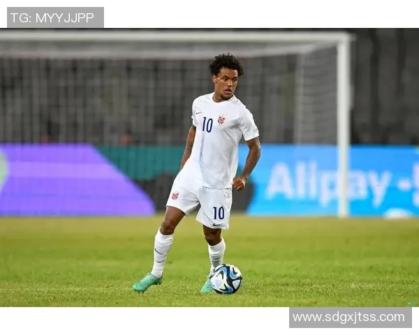 曼城前球员理查兹谈戒酒减肥经历称运动不足是最大问题