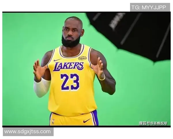 詹姆斯复出后场均上场时间引发争议湖记认为32到33分钟更为合理