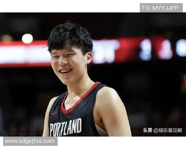 比卢普斯称赞夏普攻守兼备称其能应对高强度对抗挑战