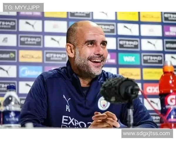 曼城失球引发瓜迪奥拉怒火攻心狂砸替补席座椅面红耳赤