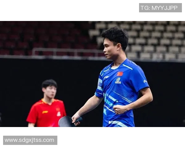 迪文分析球队进攻瓶颈强调快速决策与调动对方防守的重要性